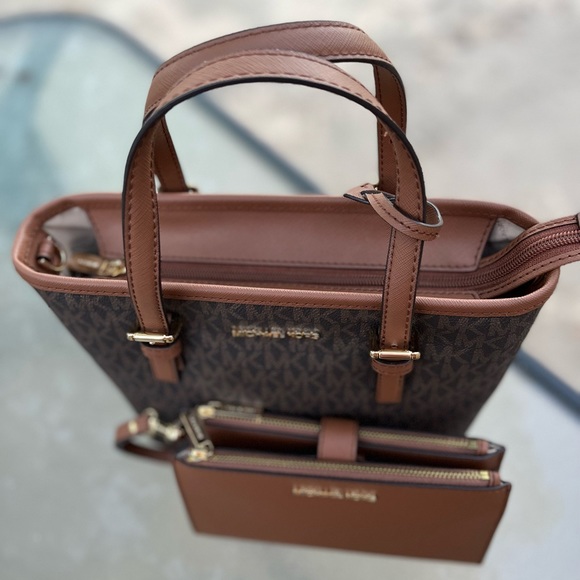 Michael Kors Bundle Bag and Wallet - Picture 3 of 7